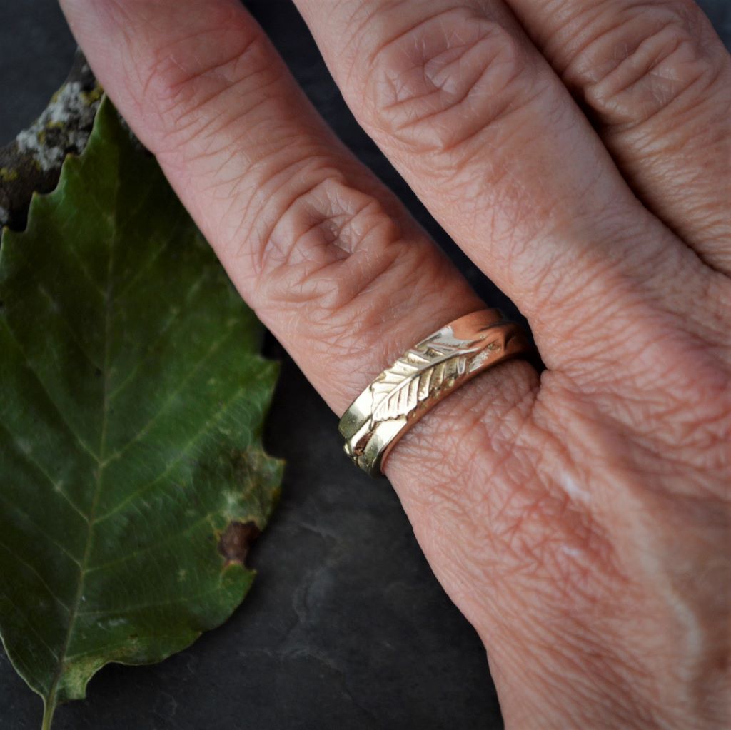 14K Gold Chinkapin Oak Twig and Leaf Ring Band